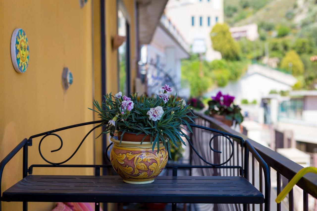 B&B La Casa Gialla Taormina Exterior foto